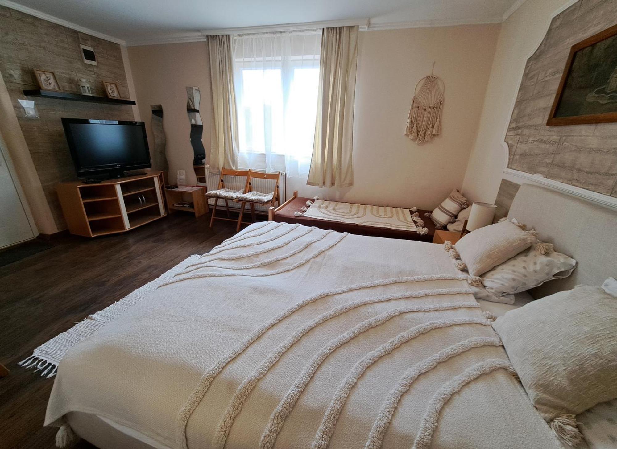Villa Sunset Guest House Palić Extérieur photo