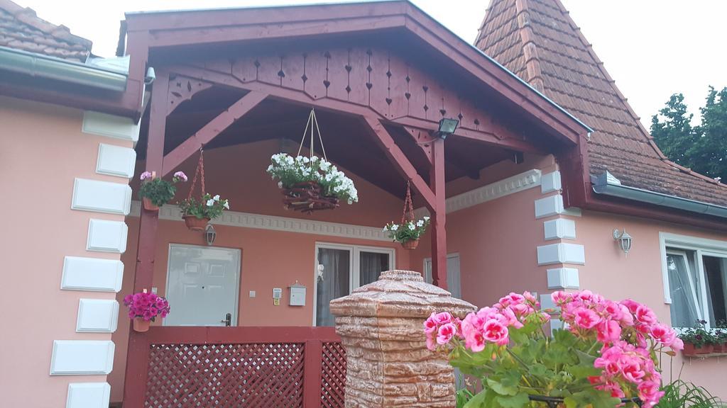 Villa Sunset Guest House Palić Extérieur photo